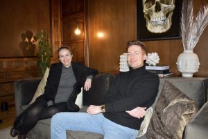 Bilde av Aisha Rebekka Furuberg Landsverk og en kollega