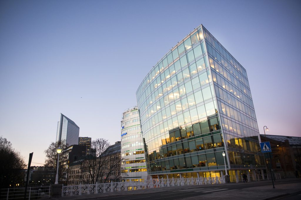 Kontorbygget til NHST ved Akerselva