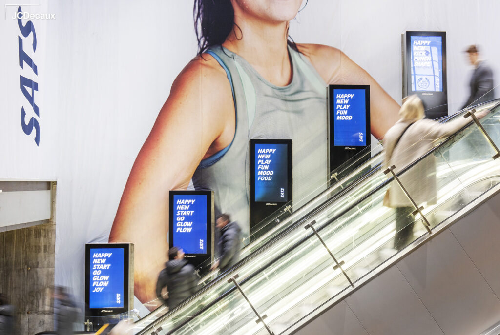 Rulletrapp i Oslo med reklame fra JCDecaux